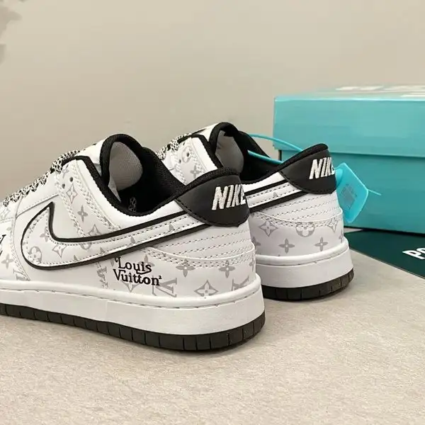 סניקרס לואי ויטון Louis Vuitton x Nike מונוגרם לבן