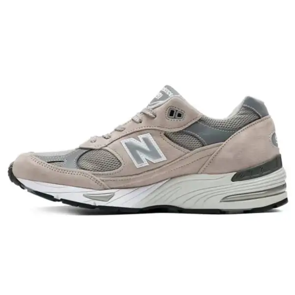 נעלי ריצה ניו באלאנס New Balance עם שילוב זמש ורשת בעיצוב פרימיום