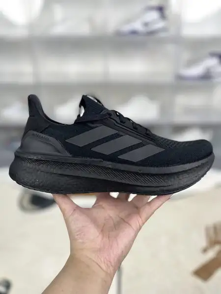 נעלי ריצה אדידס Adidas