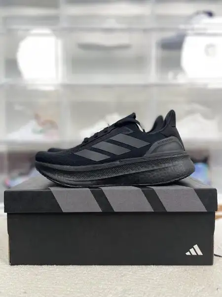 נעלי ריצה אדידס Adidas