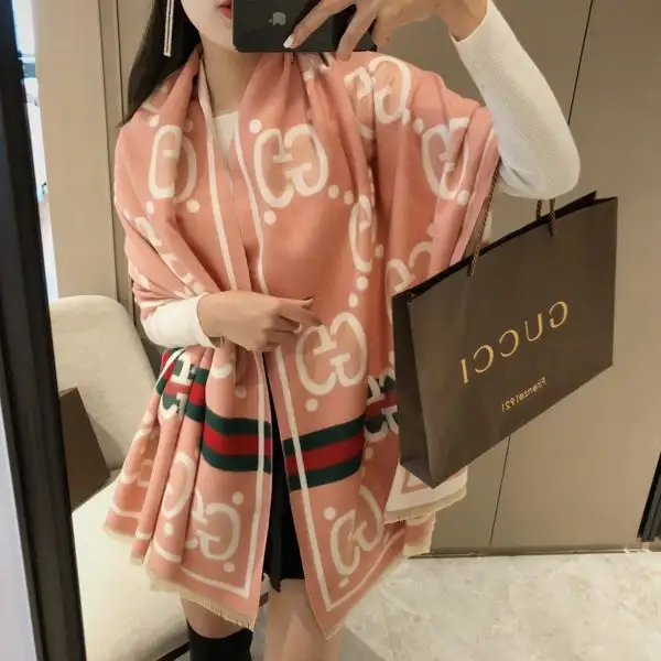 צעיף פאשן נשים גוצ'י Gucci