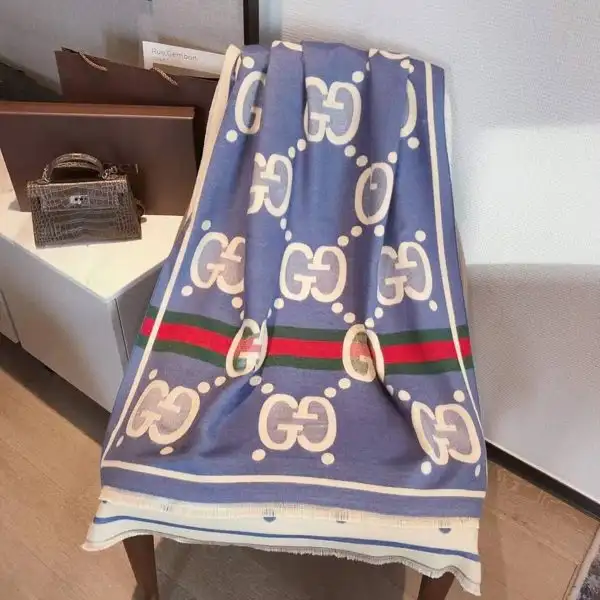 צעיף פאשן נשים גוצ'י Gucci