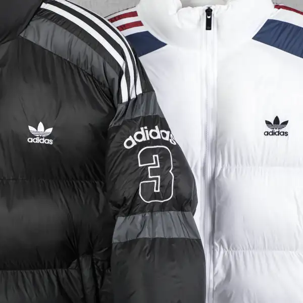 מעיל אדידס Adidas לבן עם פסי נייבי-אדום קלאסיים