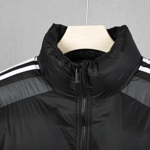 מעיל אדידס Adidas לבן עם פסי נייבי-אדום קלאסיים