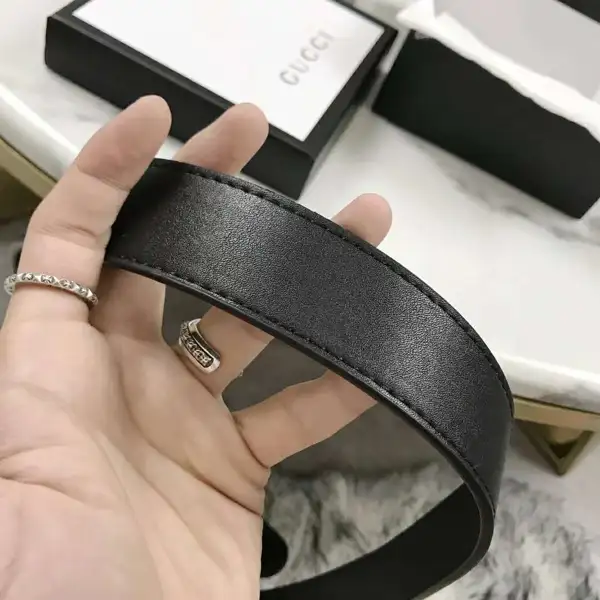 חגורת עור נשים גוצ'י Gucci GG