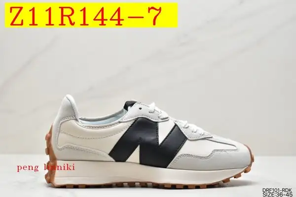 נעלי ריצה נשים ניו באלאנס New Balance 327